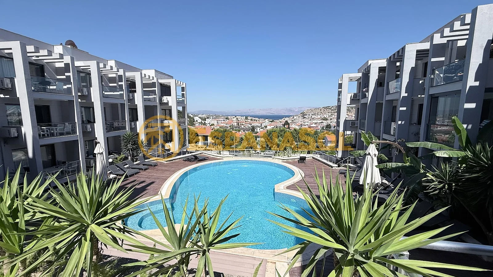 Mieszkanie w Kompleksie z Basenem Blisko Plaży w Izmirze Cesme
