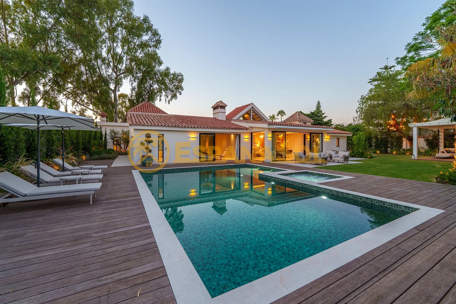 Willa z basenem i ogrodem — Nueva Andalucía, Marbella