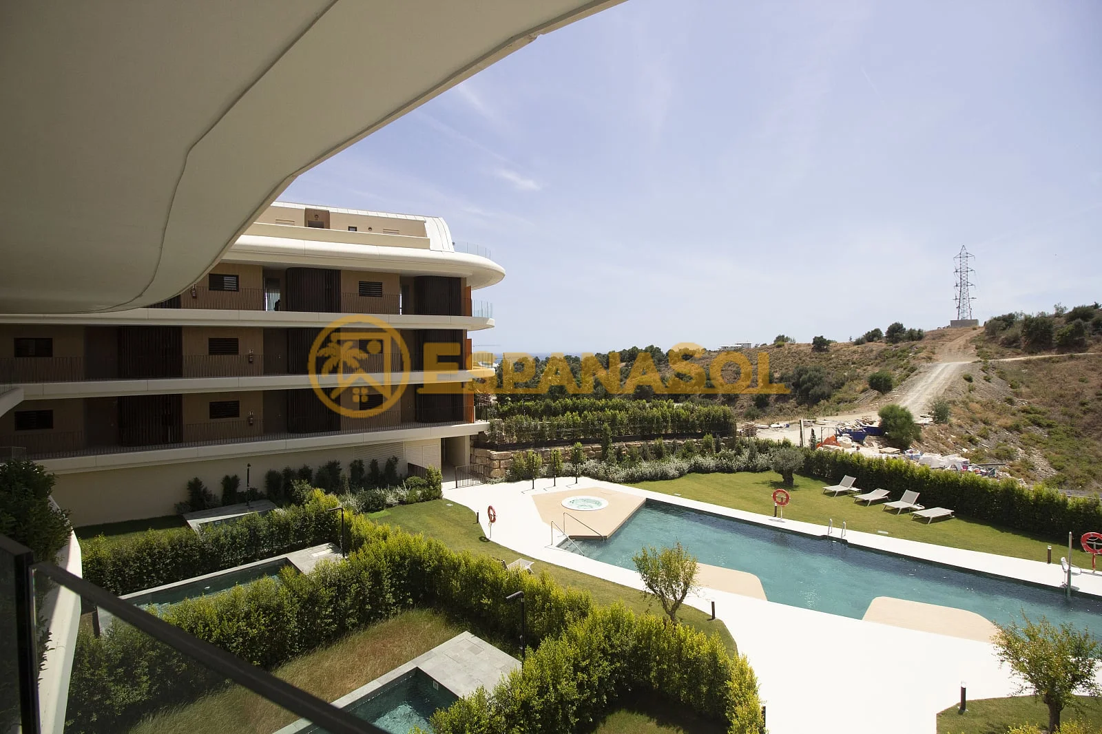 2 bedroom apartamento en complex con pool en fuengirola
