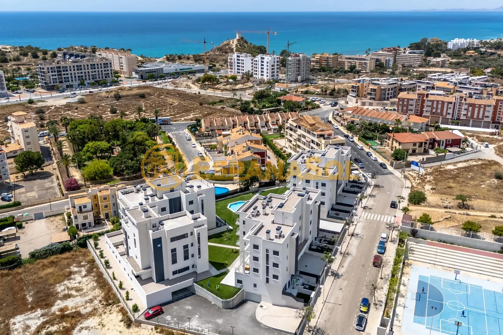 Garden apartments with tourist license in alicante