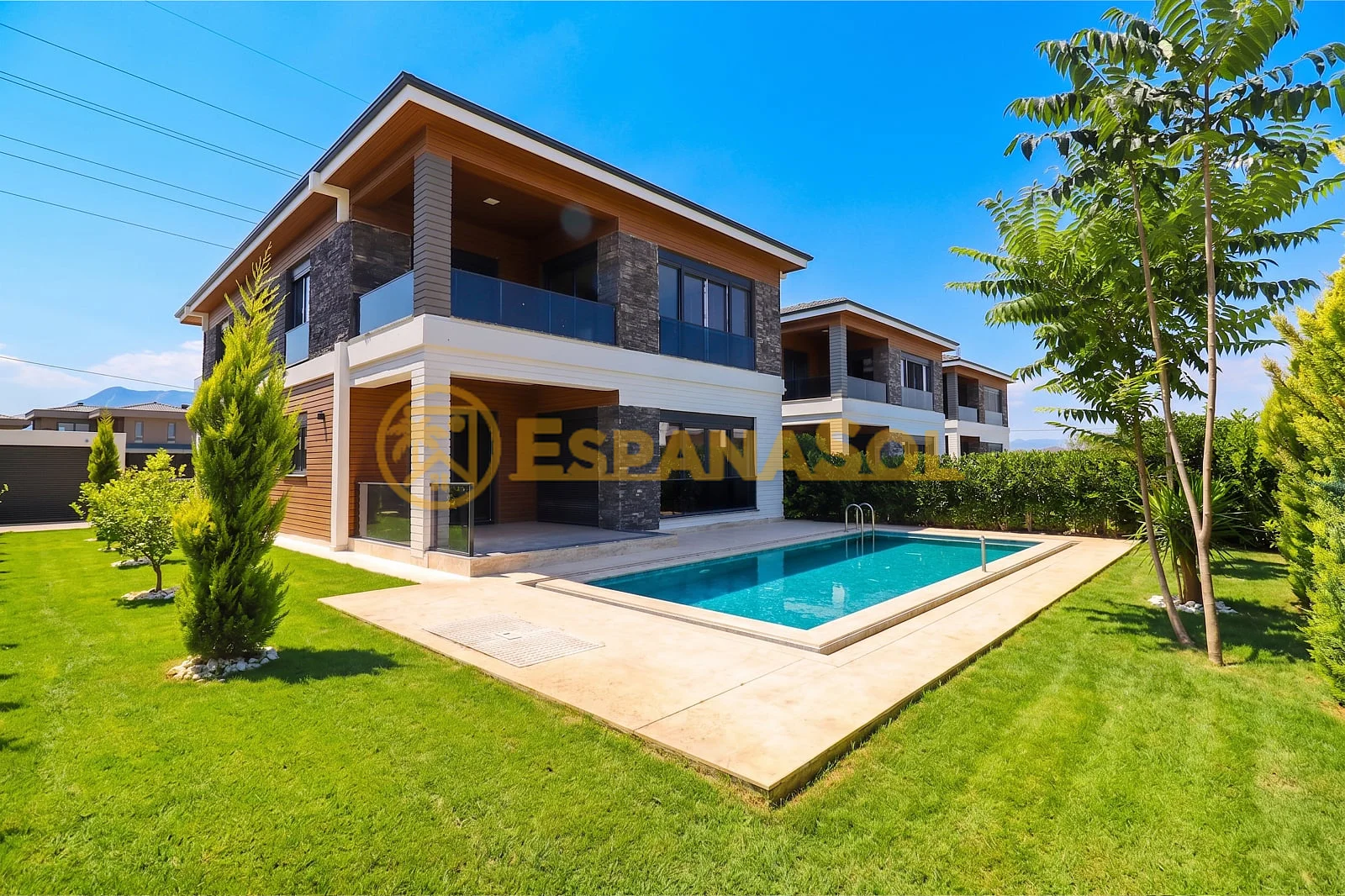 House con private pool en complex en dosemealti antalya