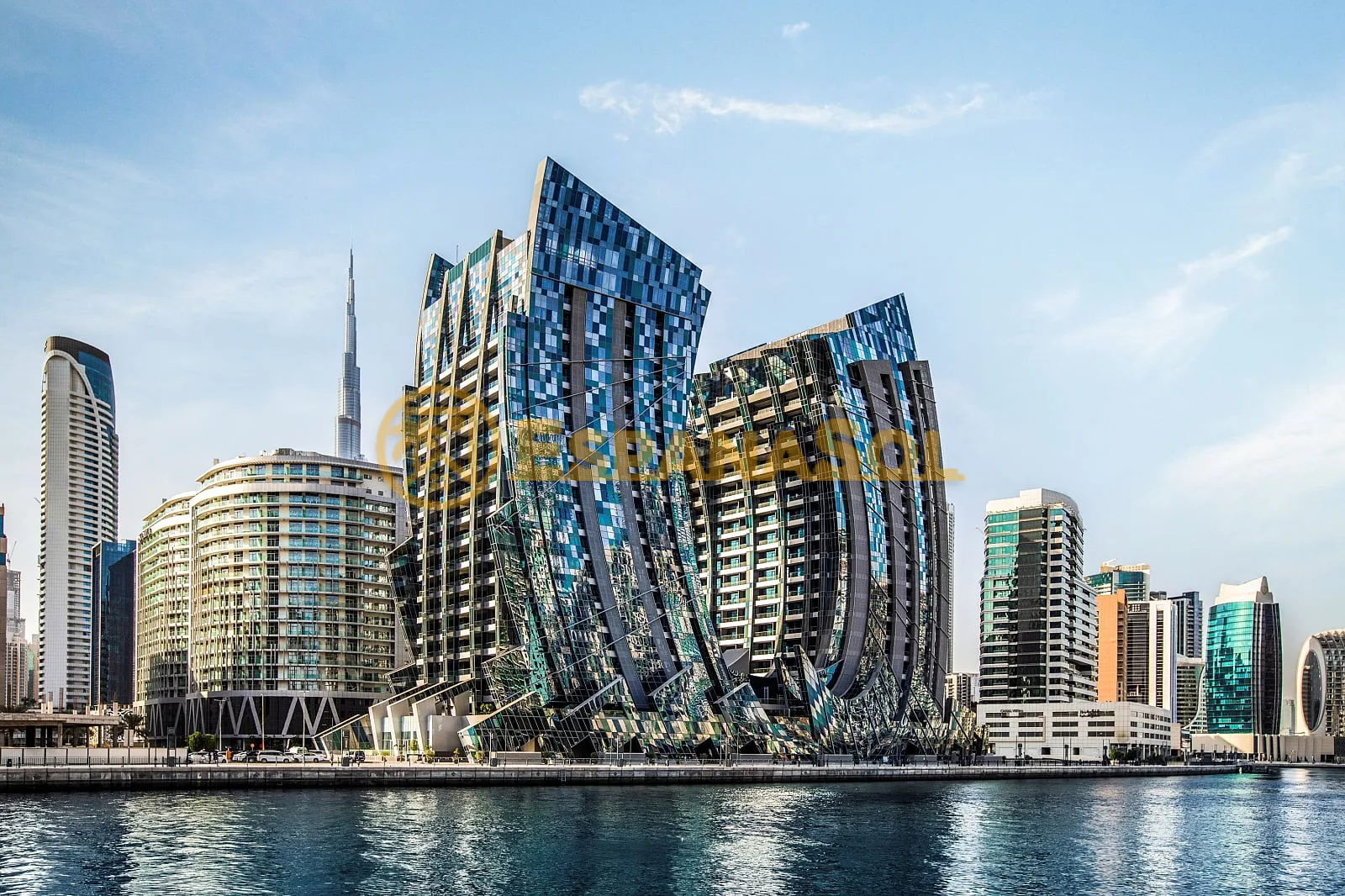 Flat in Da Vinci Tower on the Canal — Business Bay, Dubai