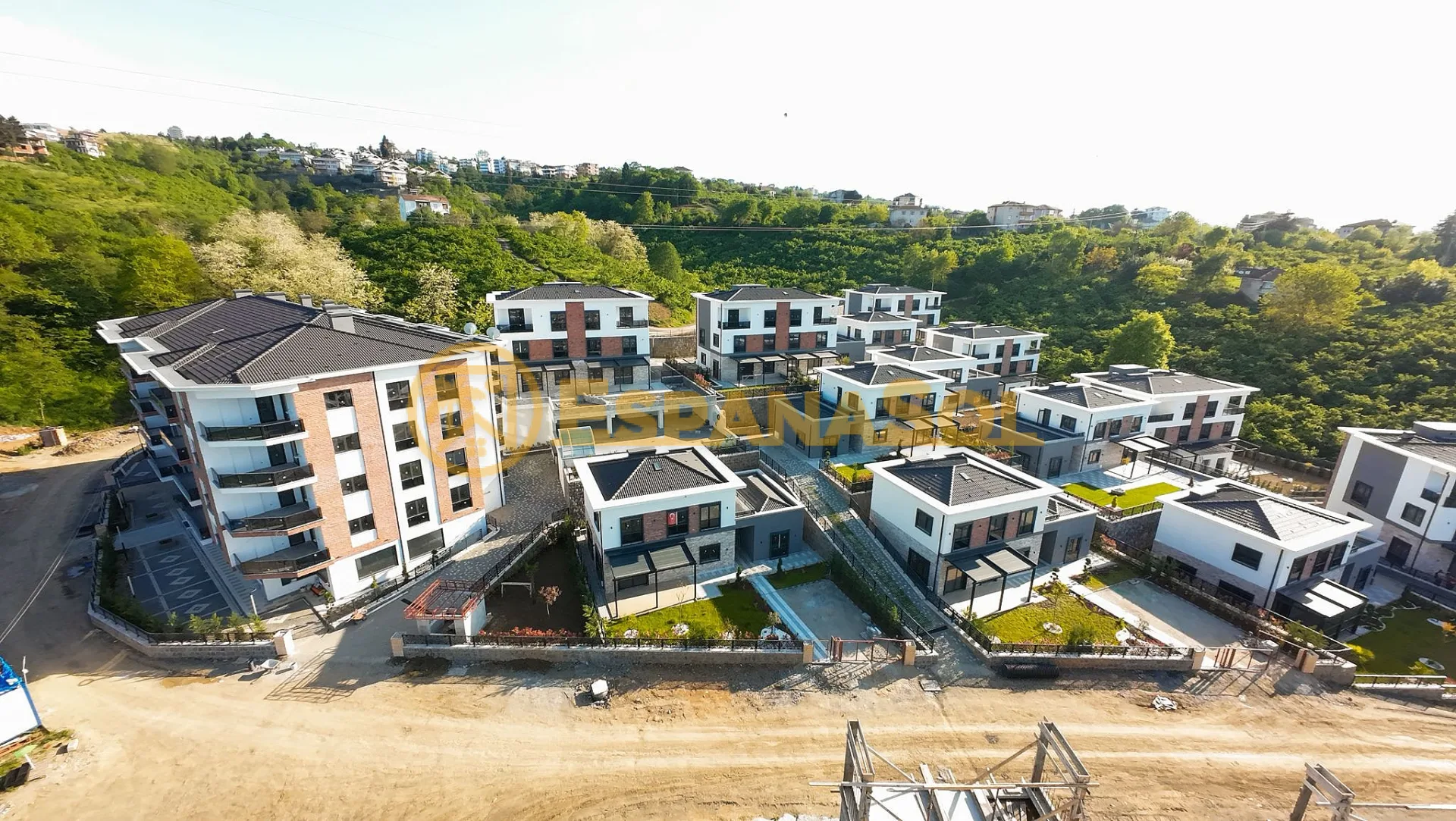 Sea-View Homes with Private Pools — Trabzon, Bostanci